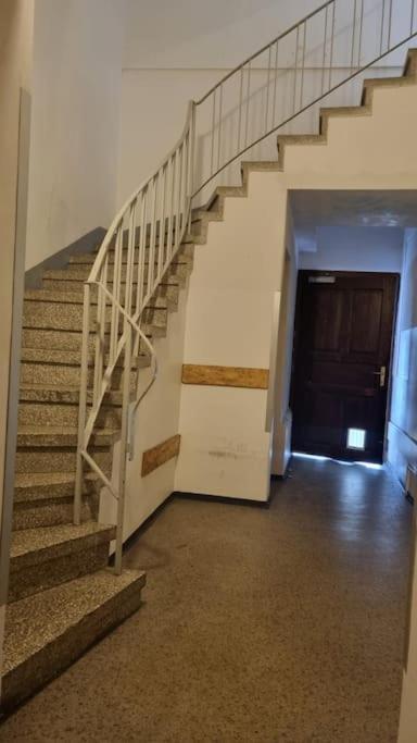 Apartment Mit 2 Betten Inklusive Gratis Parkplatz Грац Экстерьер фото
